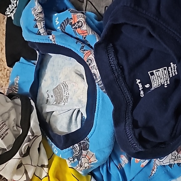 size 6 pajamas 4 sets BUNDLE ONLY long sleeve pants - Picture 6 of 7